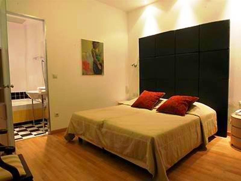 Art 4* Atena